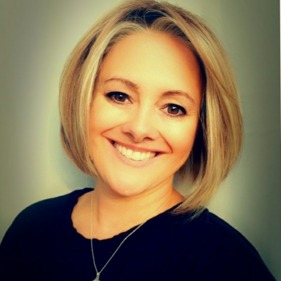 Meet your Posher, Sharon - Picture 1 of 1